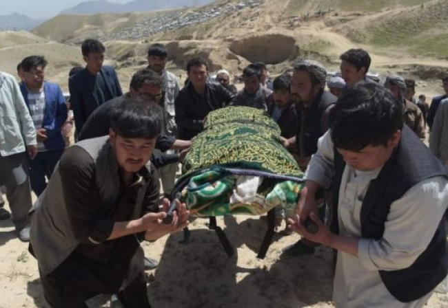 شمار قربانیان حمله انتحاری در غرب کابل به 69 کشته رسید 